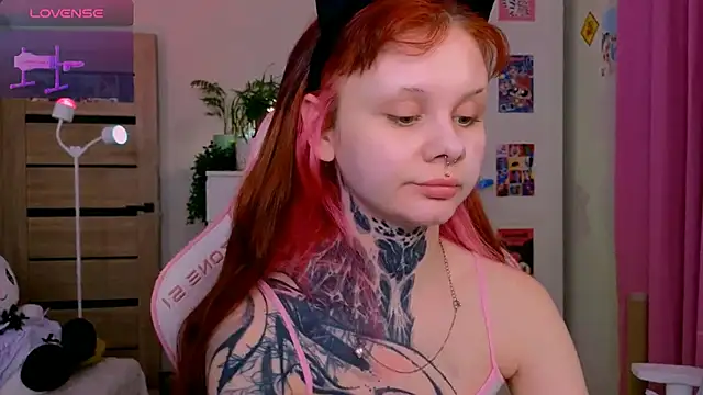 Britney Lynch online show from November 12, 11:03 pm