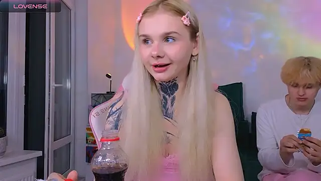 Britney Lynch online show from March 13, 7:09 pm