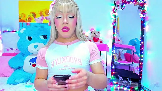 Candy Candy   online show from January 14, 7:30 pm