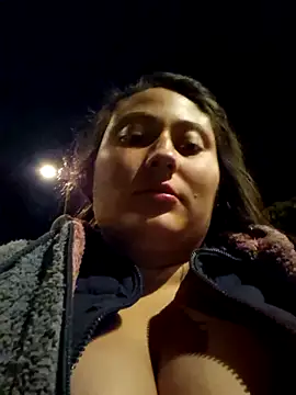 Snapshot of Celeem_ chatting on February 17, 4:31 am Celeem online show from February 17, 4:31 am