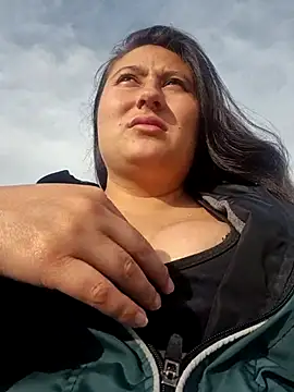 Snapshot of Celeem_ chatting on March 28, 9:47 pm Celeem online show from March 28, 9:47 pm