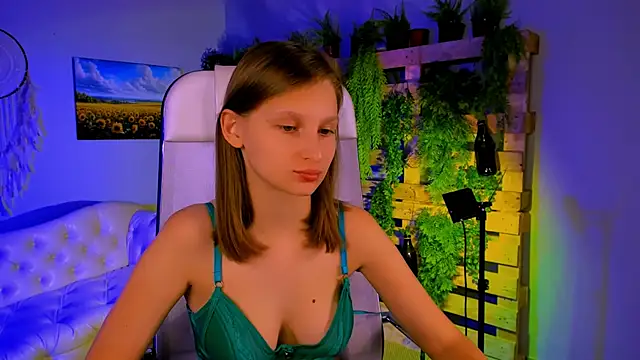 EllaHorton online show from November 4, 9:41 am