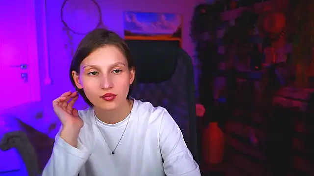 EllaHorton online show from May 12, 5:32 pm