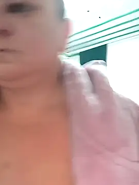 Snapshot of jusichka chatting on October 6, 7:39 am jusichka online show from October 6, 7:39 am