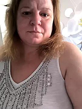 Snapshot of jusichka chatting on October 31, 6:14 am jusichka online show from October 31, 6:14 am