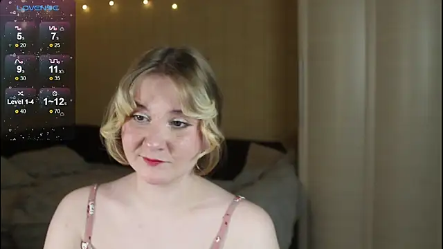 Snapshot of sensual_girrrl chatting on December 3, 8:17 pm sensual girrrl online show from December 3, 8:17 pm