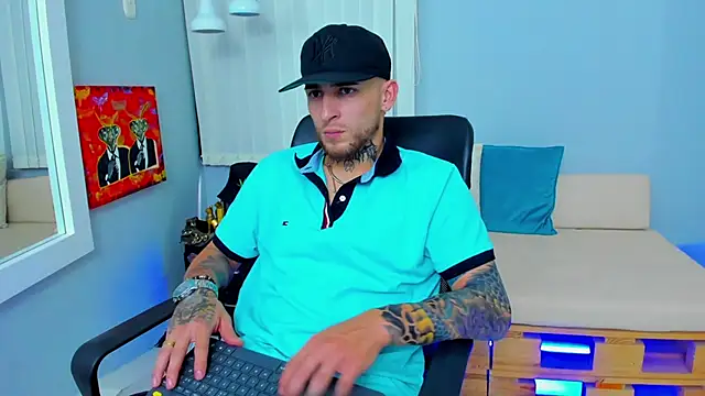 Snapshot of Drako_Lamar chatting on December 2, 3:58 pm Drako Lamar online show from December 2, 3:58 pm