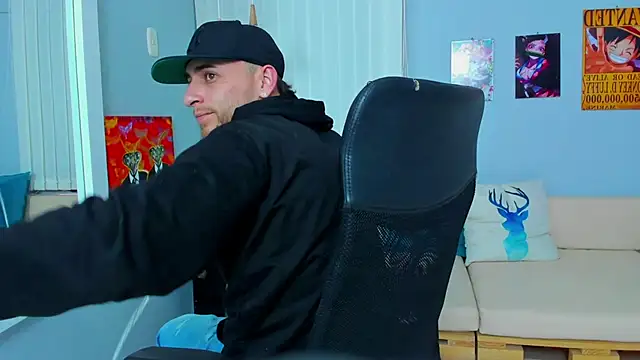Snapshot of Drako_Lamar chatting on December 7, 12:35 pm Drako Lamar online show from December 7, 12:35 pm