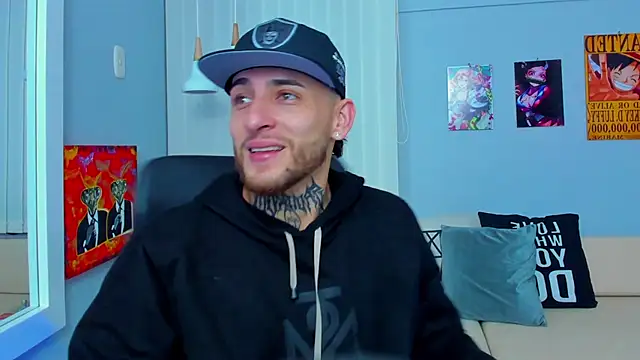 Snapshot of Drako_Lamar chatting on December 18, 12:29 pm Drako Lamar online show from December 18, 12:29 pm