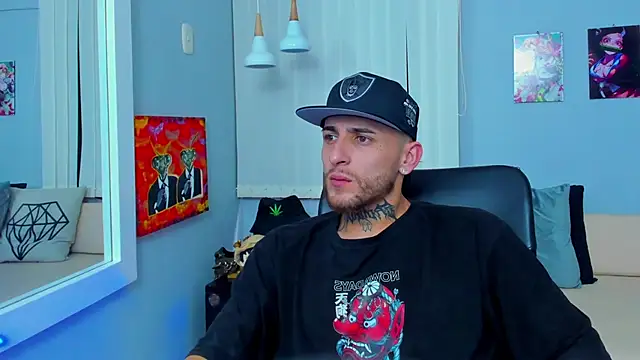 Snapshot of Drako_Lamar chatting on December 18, 3:55 pm Drako Lamar online show from December 18, 3:55 pm