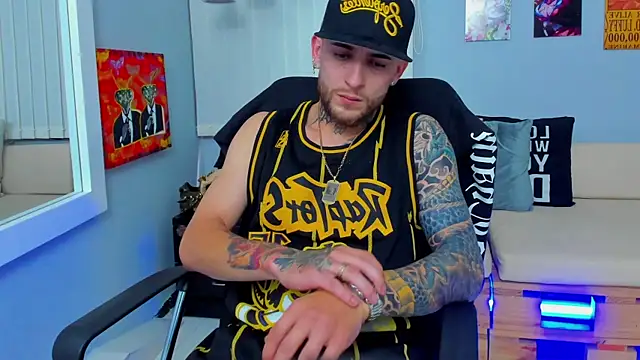 Snapshot of Drako_Lamar chatting on December 19, 3:52 pm Drako Lamar online show from December 19, 3:52 pm