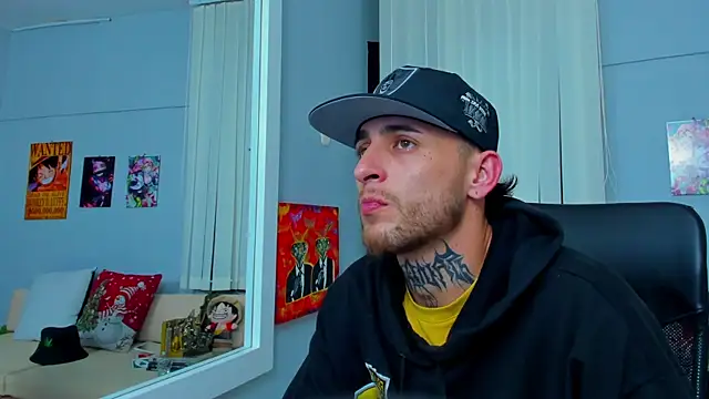 Snapshot of Drako_Lamar chatting on December 26, 10:52 pm Drako Lamar online show from December 26, 10:52 pm
