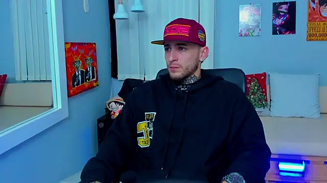 Snapshot of Drako_Lamar chatting on December 27, 12:23 pm Drako Lamar online show from December 27, 12:23 pm