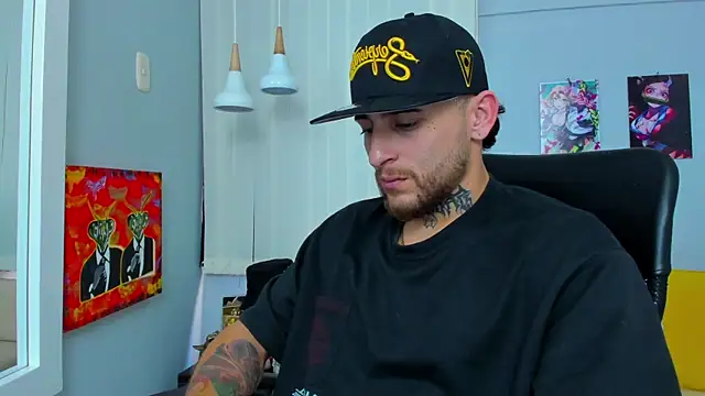 Snapshot of Drako_Lamar chatting on January 23, 3:43 pm Drako Lamar online show from January 23, 3:43 pm