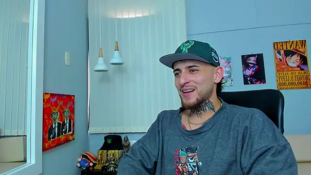 Snapshot of Drako_Lamar chatting on February 24, 3:53 pm Drako Lamar online show from February 24, 3:53 pm