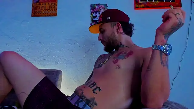 Snapshot of Drako_Lamar chatting on September 18, 8:55 pm Drako Lamar online show from September 18, 8:55 pm
