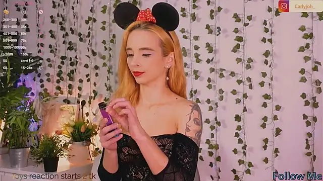 Snapshot of CarlyMilton chatting on December 6, 1:18 am CarlyMilton online show from December 6, 1:18 am