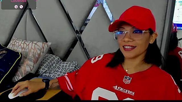 Snapshot of paula_daniela1 chatting on December 14, 9:35 pm paula daniela1 online show from December 14, 9:35 pm