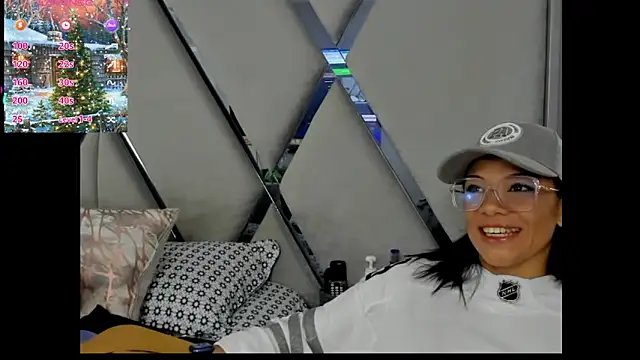 Snapshot of paula_daniela1 chatting on December 15, 10:15 pm paula daniela1 online show from December 15, 10:15 pm