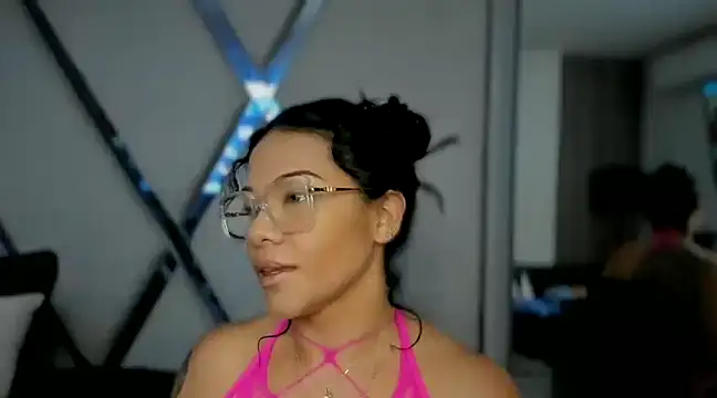 Snapshot of paula_daniela1 chatting on January 8, 8:39 pm paula daniela1 online show from January 8, 8:39 pm