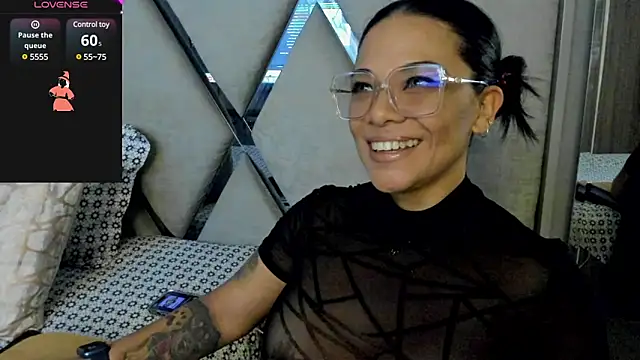 Snapshot of paula_daniela1 chatting on January 16, 10:44 pm paula daniela1 online show from January 16, 10:44 pm