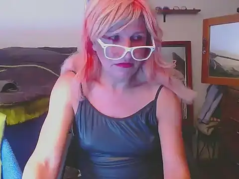 LorenJade online show from May 15, 7:04 am