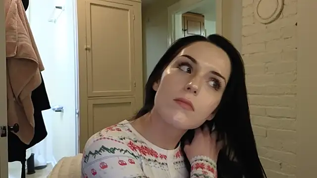 Snapshot of sexylilly69 chatting on January 13, 4:51 am sexylilly69 online show from January 13, 4:51 am