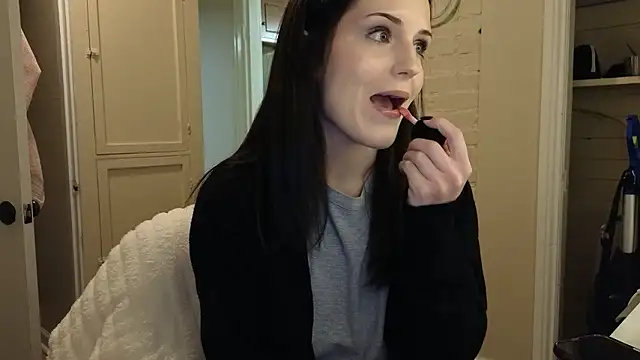 Snapshot of sexylilly69 chatting on January 17, 12:59 am sexylilly69 online show from January 17, 12:59 am