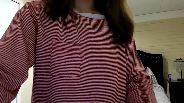 Snapshot of sexylilly69 chatting on February 12, 8:26 pm sexylilly69 online show from February 12, 8:26 pm