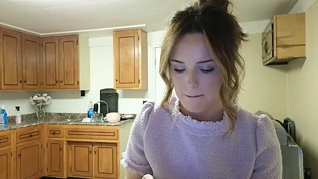 Snapshot of sexylilly69 chatting on February 18, 11:33 pm sexylilly69 online show from February 18, 11:33 pm