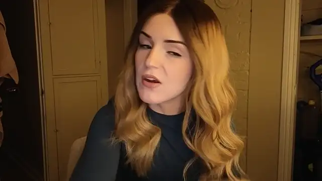 Snapshot of sexylilly69 chatting on February 22, 4:24 am sexylilly69 online show from February 22, 4:24 am