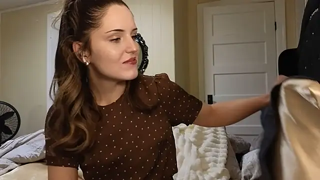 Snapshot of sexylilly69 chatting on March 1, 1:29 am sexylilly69 online show from March 1, 1:29 am