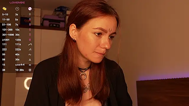 girl with snaketatto0 online show from May 12, 2:30 am