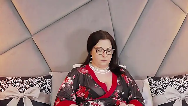 Snapshot of AryaEve chatting on February 12, 6:52 am AryaEve online show from February 12, 6:52 am