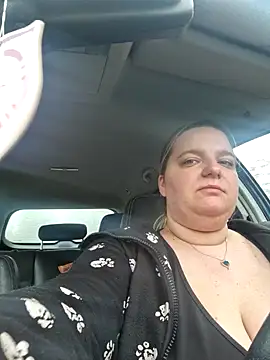 Snapshot of Curvy_Lucy chatting on December 14, 11:50 am Curvy Lucy online show from December 14, 11:50 am