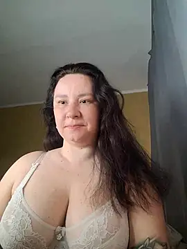 AlexaLexie online show from May 4, 6:53 am