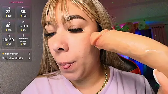 leahtemptation3 online show from February 1, 11:54 am