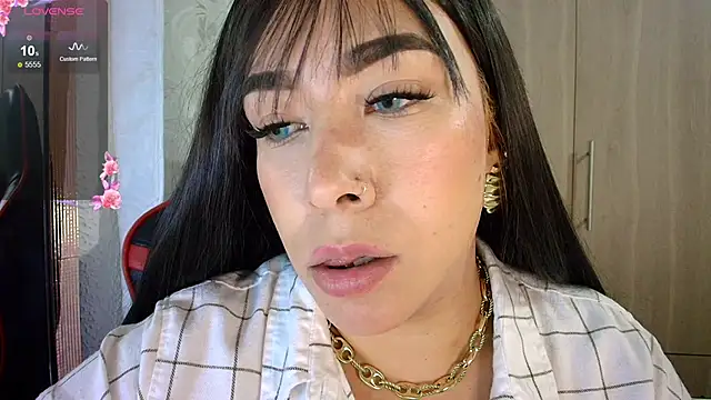leahtemptation3 online show from May 15, 11:56 pm