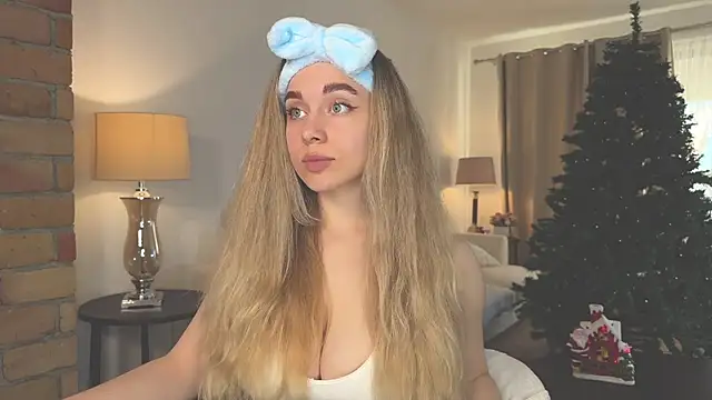 hotexclusive  online show from December 13, 7:04 am