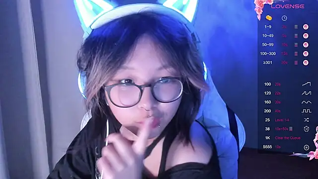 Snapshot of maydaykimmy chatting on October 3, 9:23 pm maydaykimmy online show from October 3, 9:23 pm