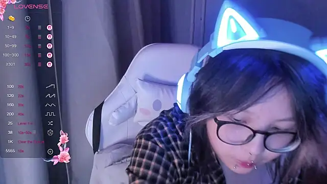 Snapshot of maydaykimmy chatting on November 3, 9:05 pm maydaykimmy online show from November 3, 9:05 pm