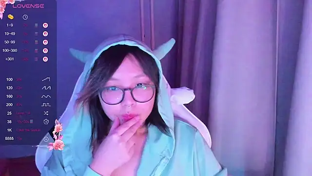 Snapshot of maydaykimmy chatting on December 13, 9:31 pm maydaykimmy online show from December 13, 9:31 pm