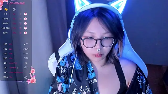 Snapshot of maydaykimmy chatting on February 2, 9:46 pm maydaykimmy online show from February 2, 9:46 pm