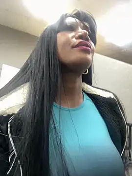 Snapshot of SUUKAM chatting on December 10, 3:55 pm SUUKAM online show from December 10, 3:55 pm