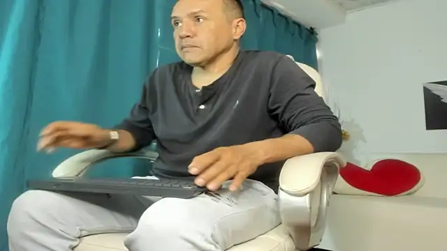 FERDIGNAN0329 online show from April 5, 5:54 pm