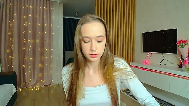 Sweett Monica online show from March 10, 2:16 pm