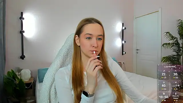 Snapshot of Sweett_Monica chatting on March 24, 12:48 am Sweett Monica online show from March 24, 12:48 am