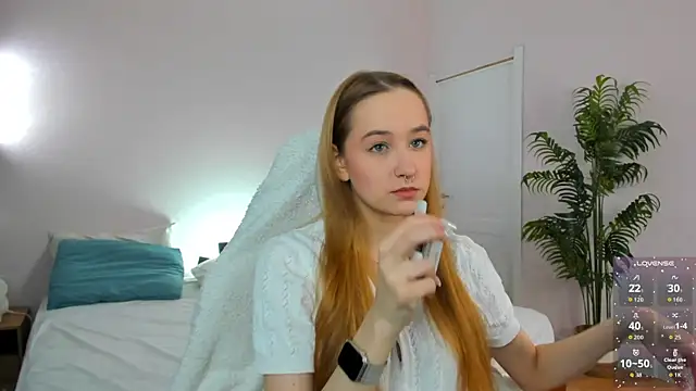 Snapshot of Sweett_Monica chatting on March 25, 12:49 am Sweett Monica online show from March 25, 12:49 am