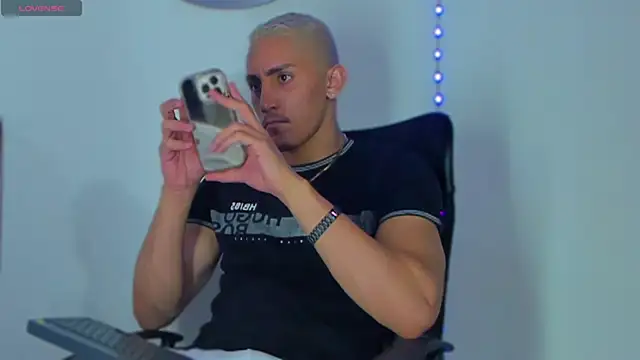 MikeRoss7777 online show from January 26, 4:20 am