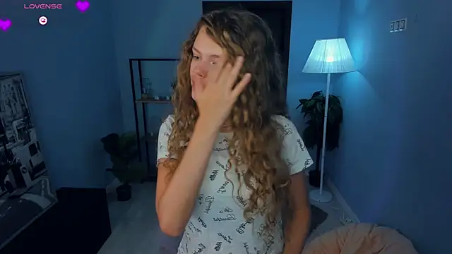 RayaNenlia online show from October 1, 5:02 am